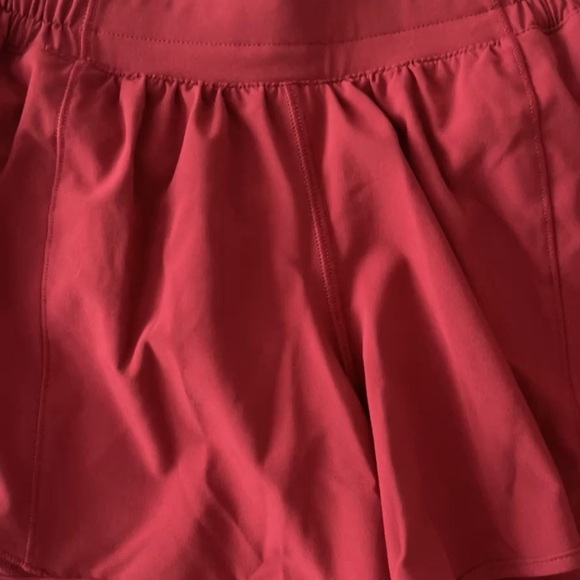 (NWT) Lululemon Hotty Hot Low-Rise Lined Short 4" - Picture 10 of 17